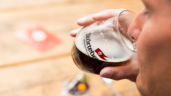 Komplexe Aromen nach Vanille, Süßwein oder Trockenfrüchten machen die veredelten Eisbock-Biere zu echten Genussbieren.