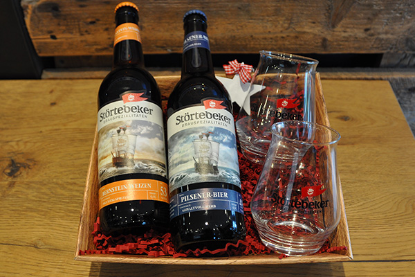 Paket Bier und Gläser